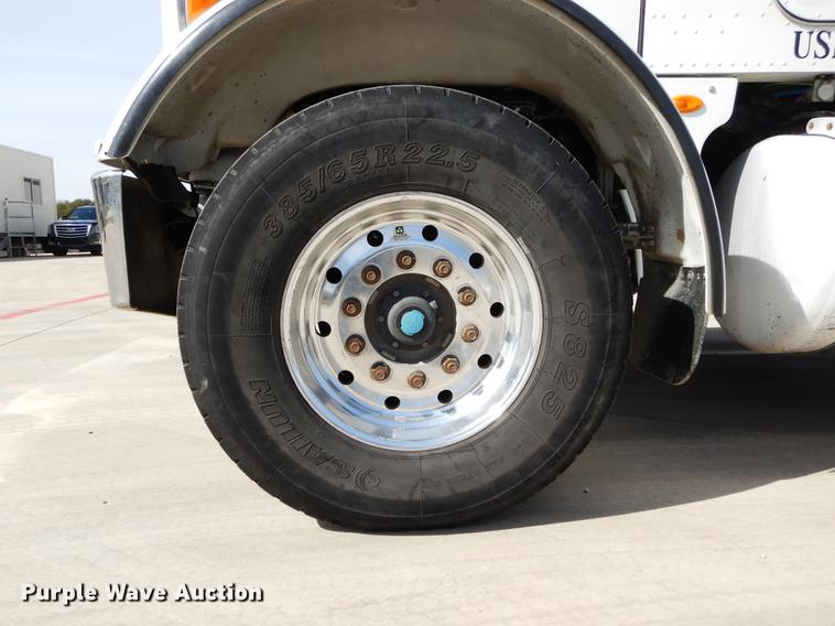 image for item DC0202 2012 Peterbilt 365 roll off truck