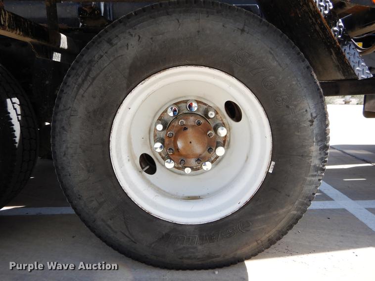 image for item DC0202 2012 Peterbilt 365 roll off truck