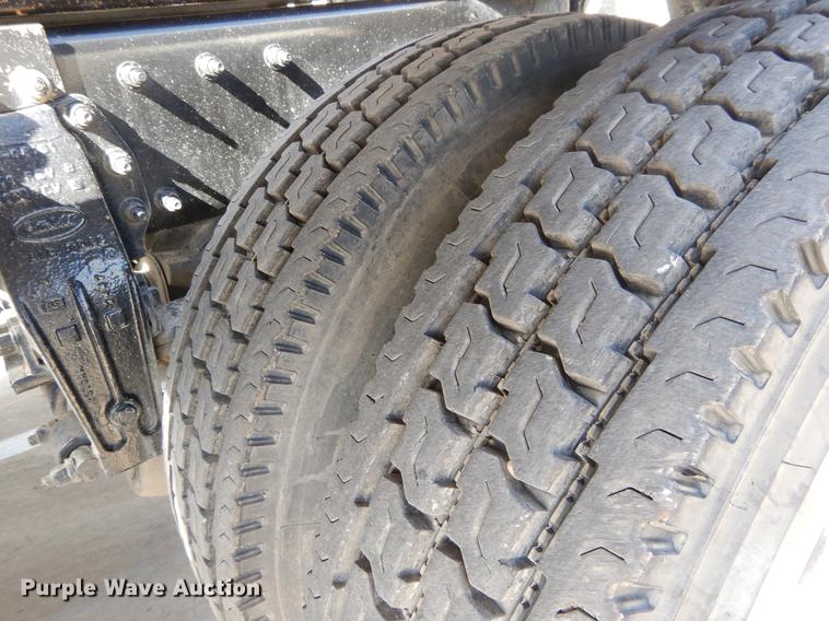 image for item DC0202 2012 Peterbilt 365 roll off truck