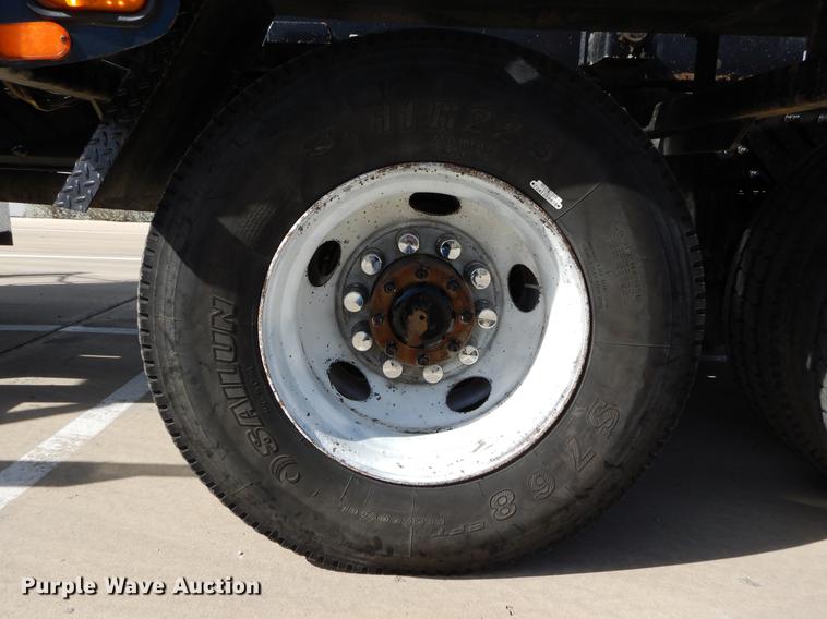 image for item DC0202 2012 Peterbilt 365 roll off truck