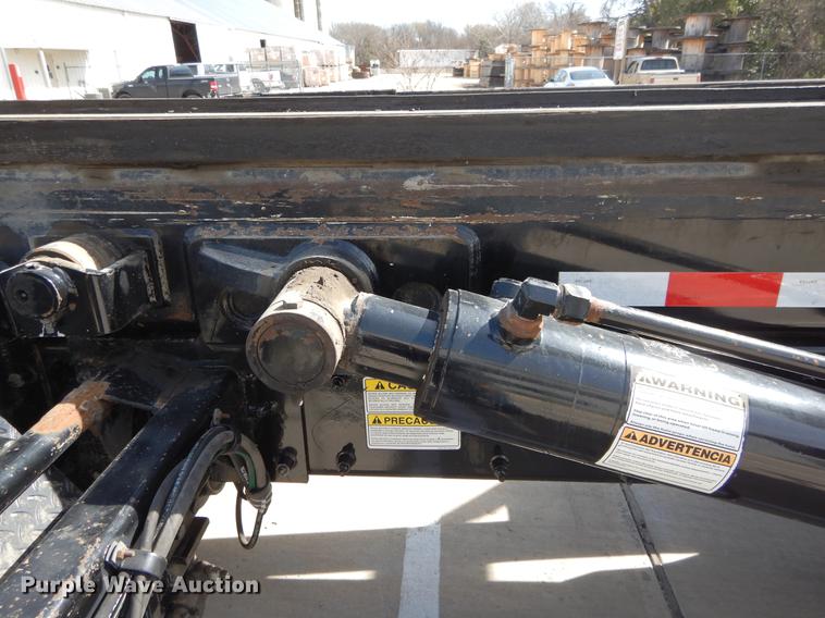 image for item DC0202 2012 Peterbilt 365 roll off truck