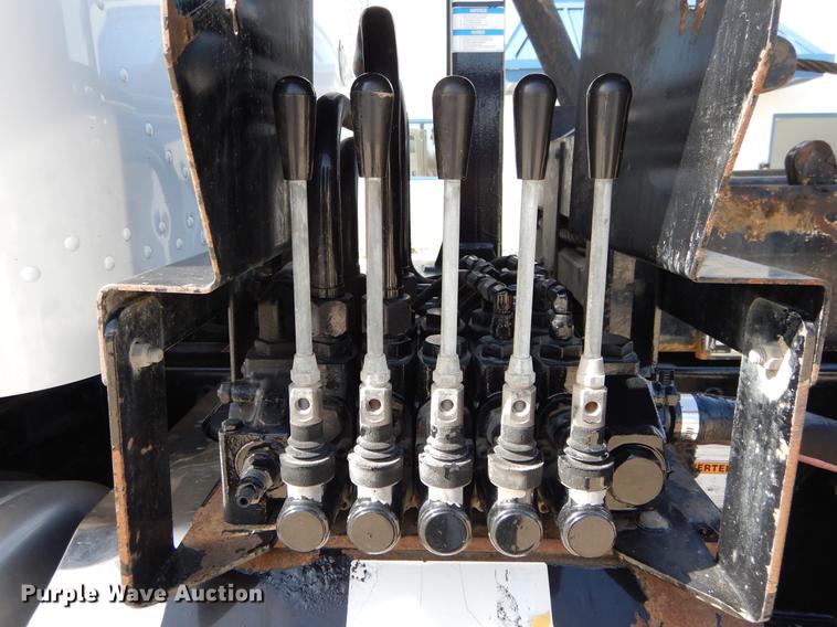 image for item DC0202 2012 Peterbilt 365 roll off truck