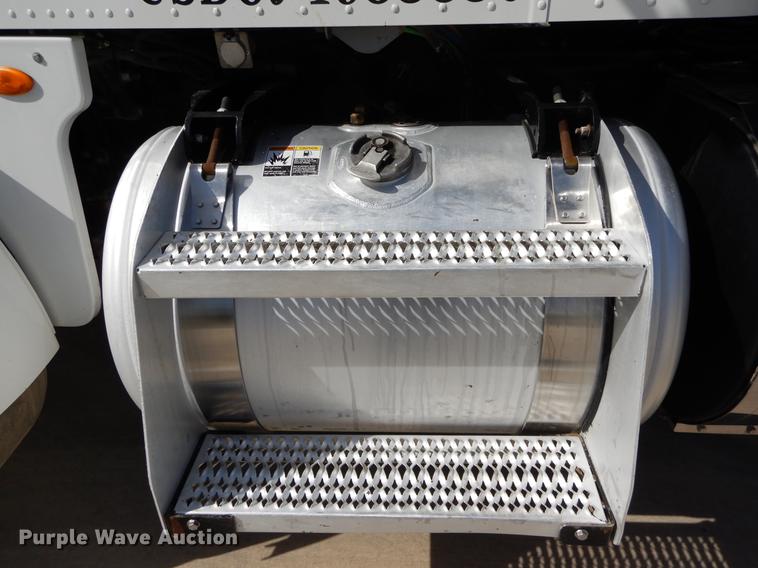 image for item DC0202 2012 Peterbilt 365 roll off truck