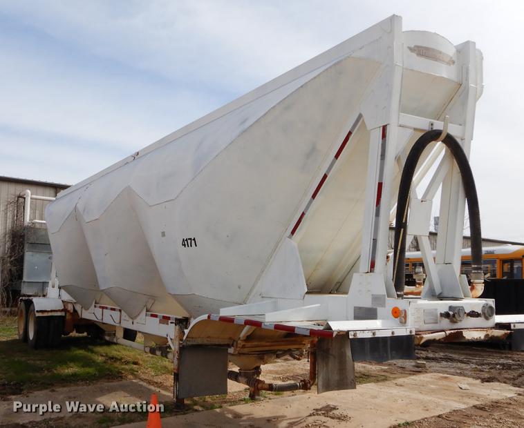 image for item DC0203 1980 Trailmobile tank trailer