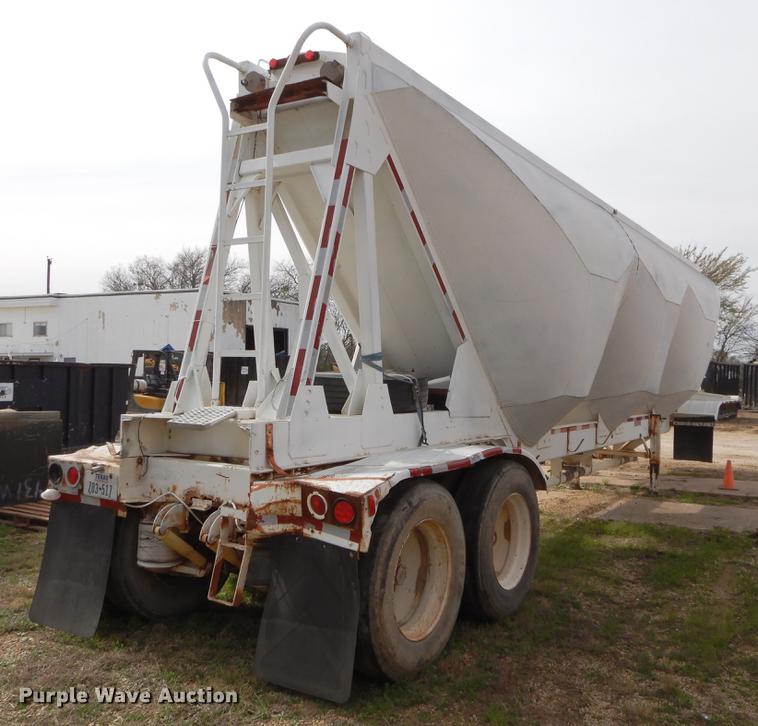 image for item DC0203 1980 Trailmobile tank trailer