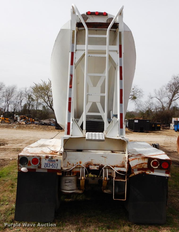 image for item DC0203 1980 Trailmobile tank trailer