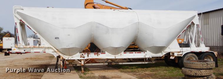 image for item DC0203 1980 Trailmobile tank trailer