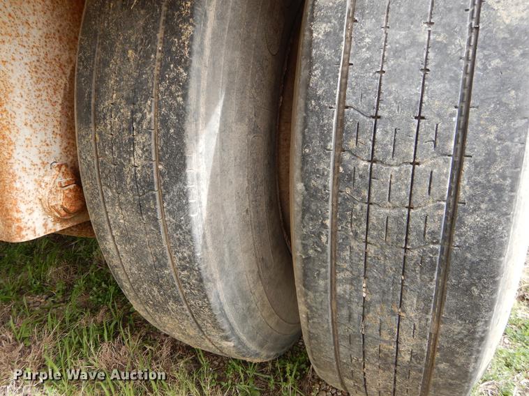 image for item DC0203 1980 Trailmobile tank trailer