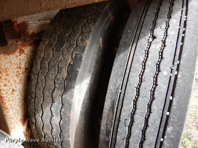 image for item DC0203 1980 Trailmobile tank trailer