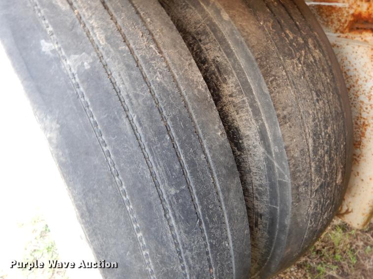 image for item DC0203 1980 Trailmobile tank trailer