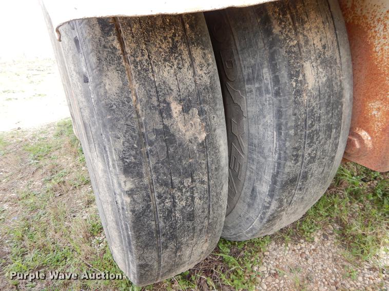 image for item DC0203 1980 Trailmobile tank trailer