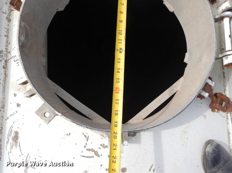 image for item DC0203 1980 Trailmobile tank trailer