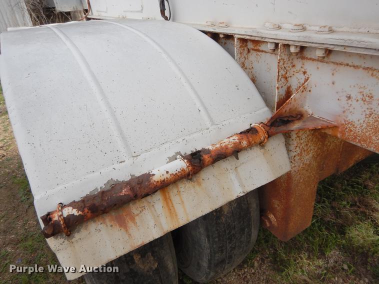 image for item DC0203 1980 Trailmobile tank trailer