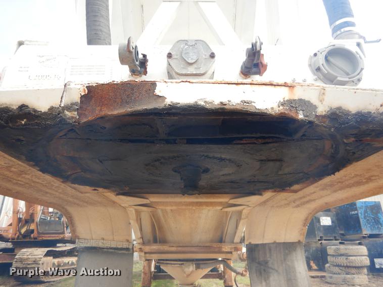 image for item DC0203 1980 Trailmobile tank trailer