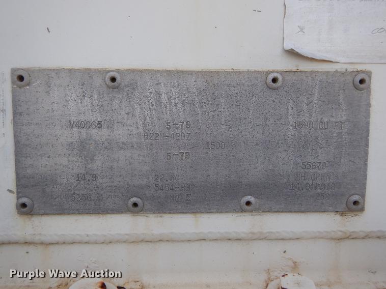 image for item DC0203 1980 Trailmobile tank trailer