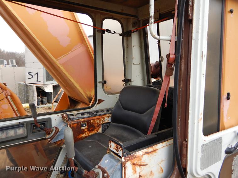 image for item DC0204 1993 Case 9050 excavator