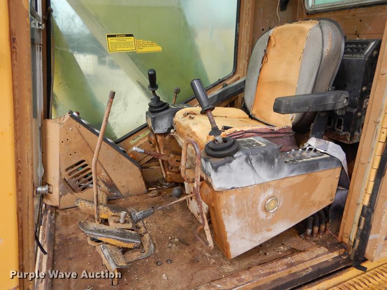 image for item DC0205 1986 Caterpillar 229 excavator