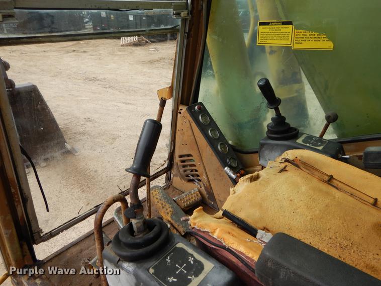 image for item DC0205 1986 Caterpillar 229 excavator