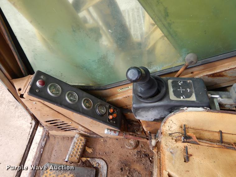 image for item DC0205 1986 Caterpillar 229 excavator