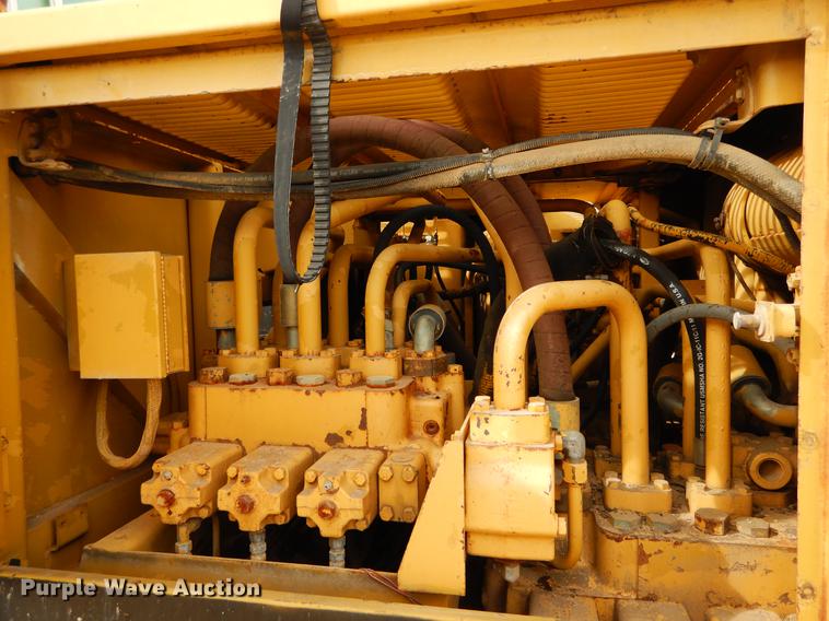 image for item DC0205 1986 Caterpillar 229 excavator