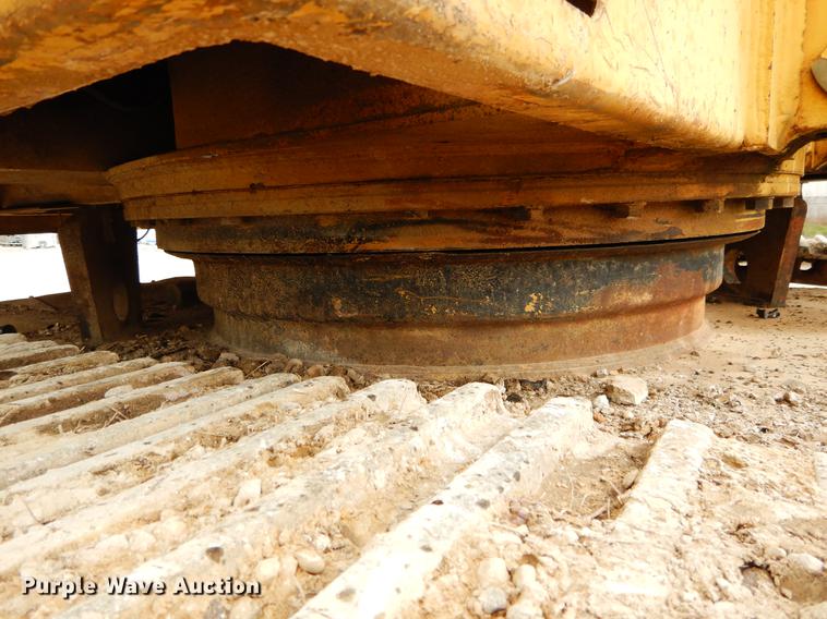 image for item DC0205 1986 Caterpillar 229 excavator