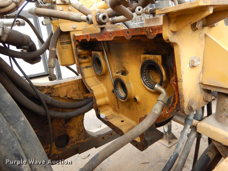 image for item DC0206 Caterpillar 963C track loader frame