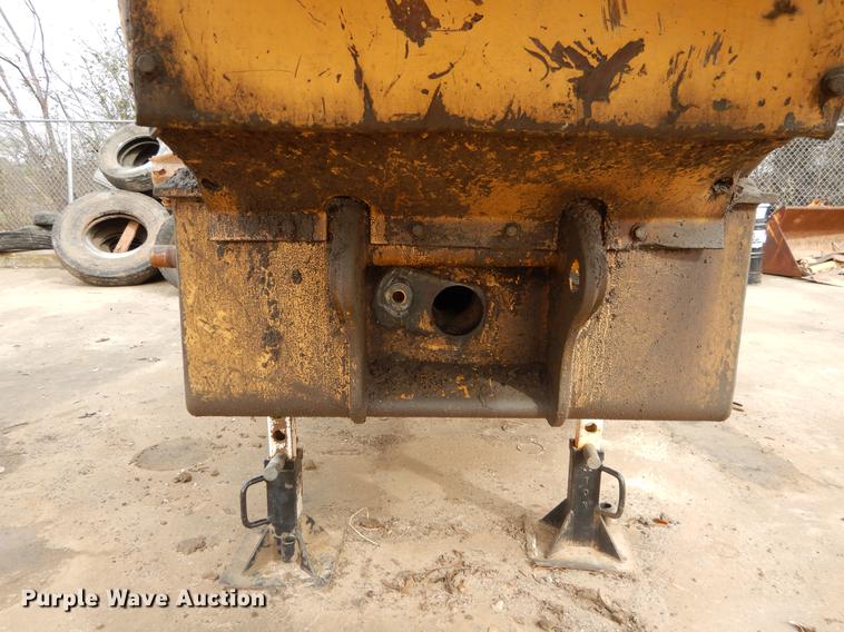 image for item DC0206 Caterpillar 963C track loader frame