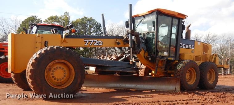 image for item DD3640 2009 John Deere 772D motor grader