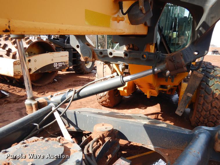 image for item DD3640 2009 John Deere 772D motor grader