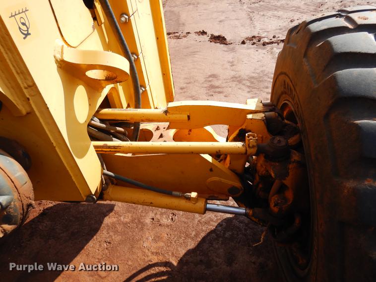 image for item DD3640 2009 John Deere 772D motor grader