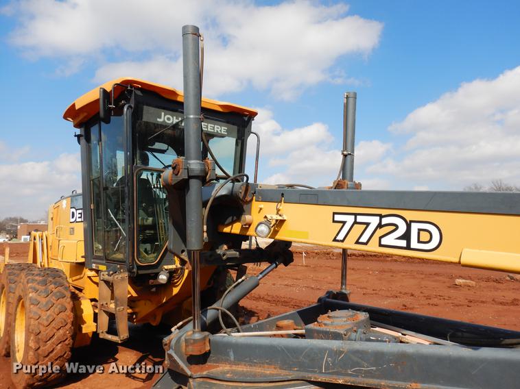 image for item DD3640 2009 John Deere 772D motor grader