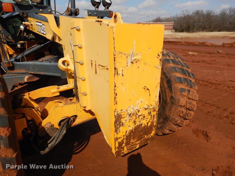 image for item DD3640 2009 John Deere 772D motor grader