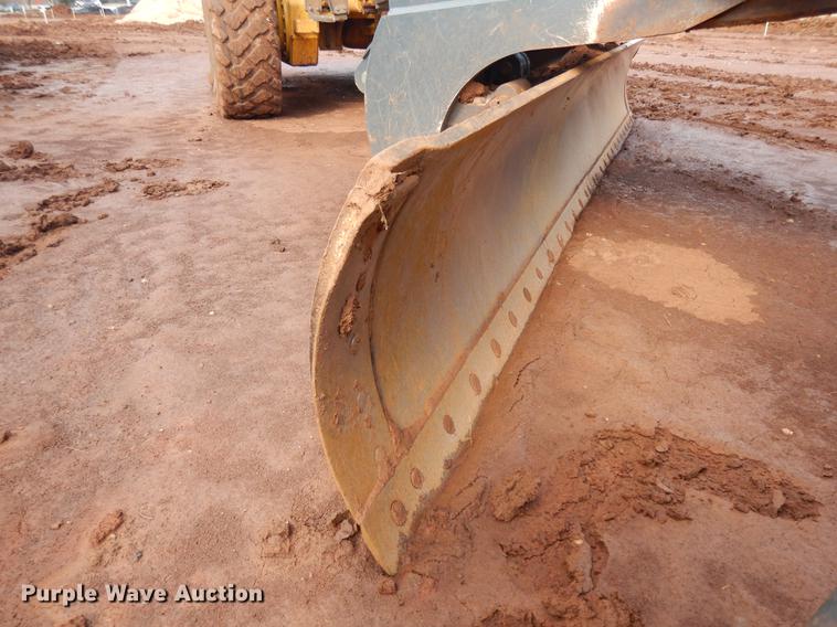 image for item DD3640 2009 John Deere 772D motor grader