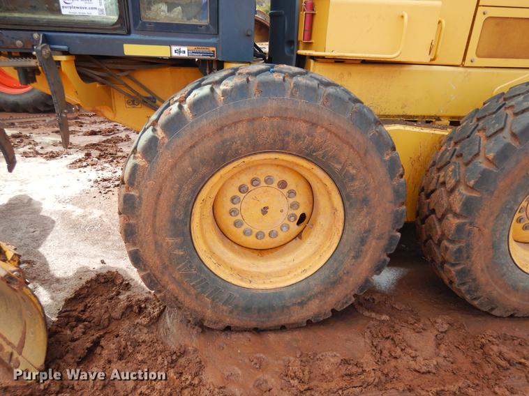 image for item DD3640 2009 John Deere 772D motor grader