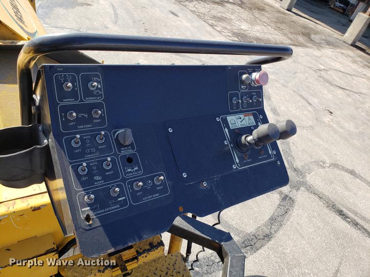 image for item DD3943 2014 Weiler P385A paver