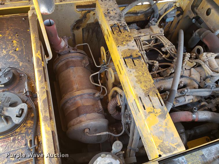 image for item DD3943 2014 Weiler P385A paver