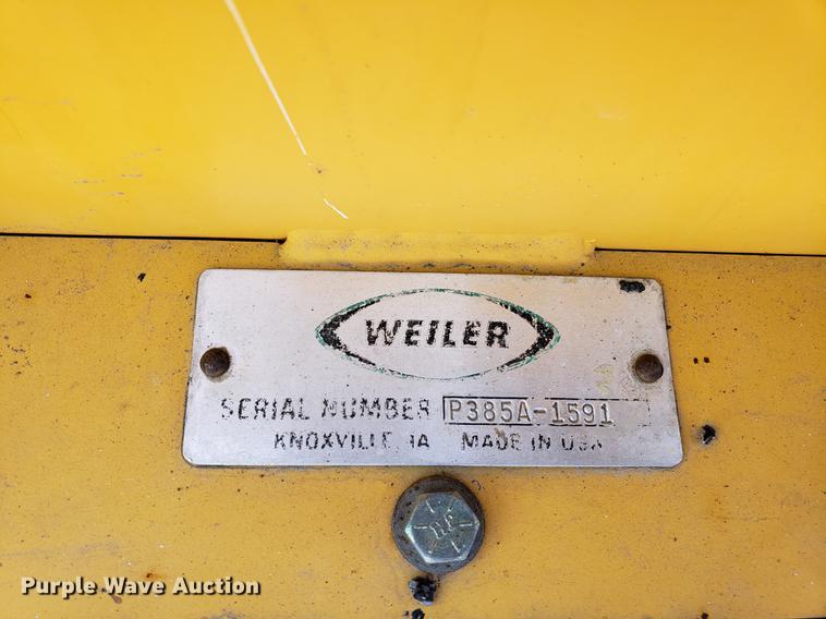 image for item DD3943 2014 Weiler P385A paver