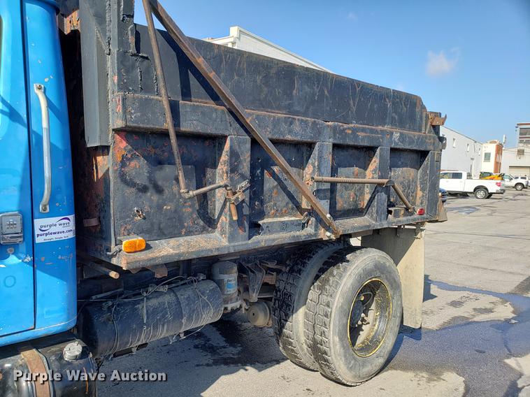 image for item DD3945 1986 International 1954 dump truck