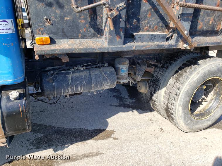 image for item DD3945 1986 International 1954 dump truck