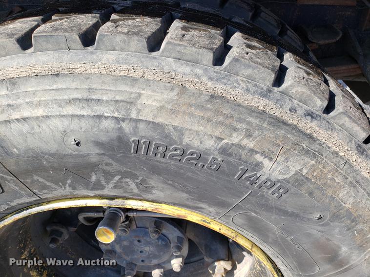 image for item DD3945 1986 International 1954 dump truck