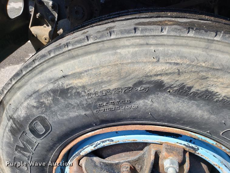 image for item DD3945 1986 International 1954 dump truck