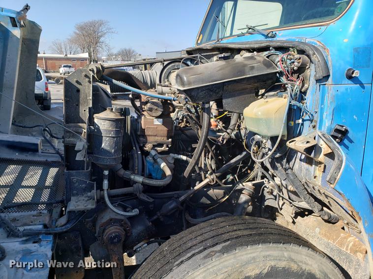 image for item DD3945 1986 International 1954 dump truck