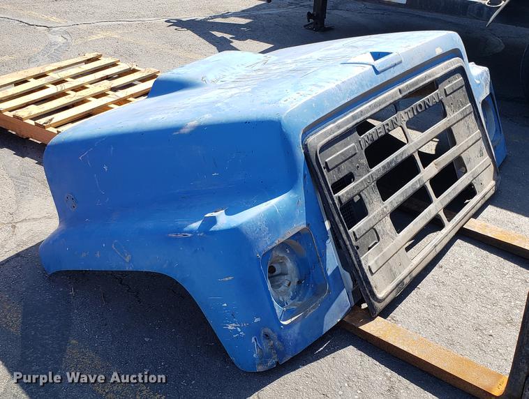 image for item DD3945 1986 International 1954 dump truck