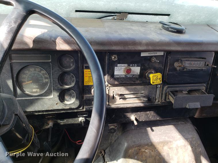 image for item DD3945 1986 International 1954 dump truck