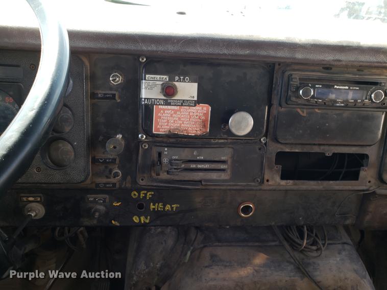 image for item DD3947 1986 International 1954 dump truck