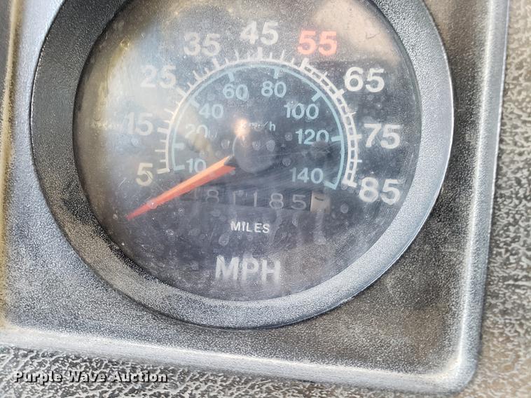 image for item DD3947 1986 International 1954 dump truck