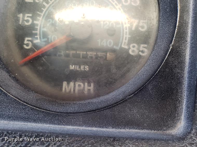 image for item DD3947 1986 International 1954 dump truck