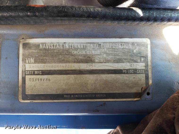 image for item DD3947 1986 International 1954 dump truck