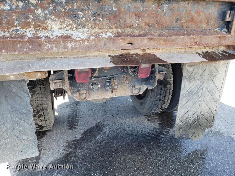 image for item DD3947 1986 International 1954 dump truck