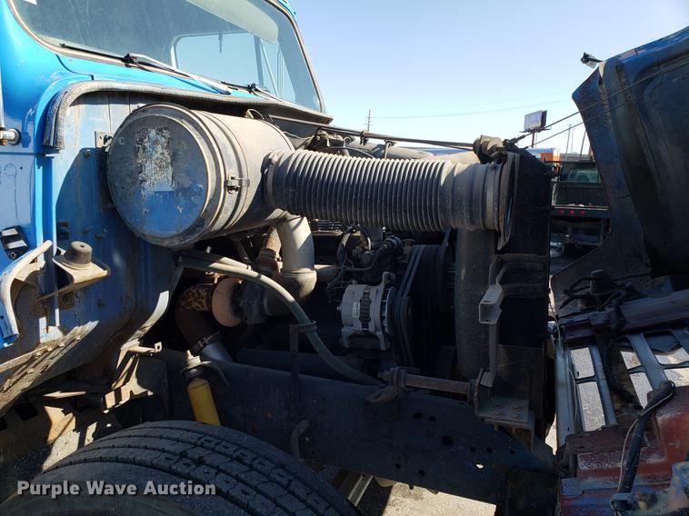 image for item DD3947 1986 International 1954 dump truck